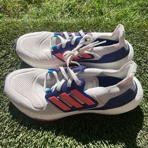 Women’s Adidas Ultraboost 22 Running shoes sz 7.